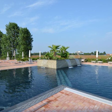 Characteristic Apartment In Codigoro With Pool Εξωτερικό φωτογραφία