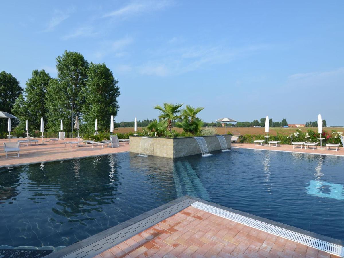 Characteristic Apartment In Codigoro With Pool Εξωτερικό φωτογραφία