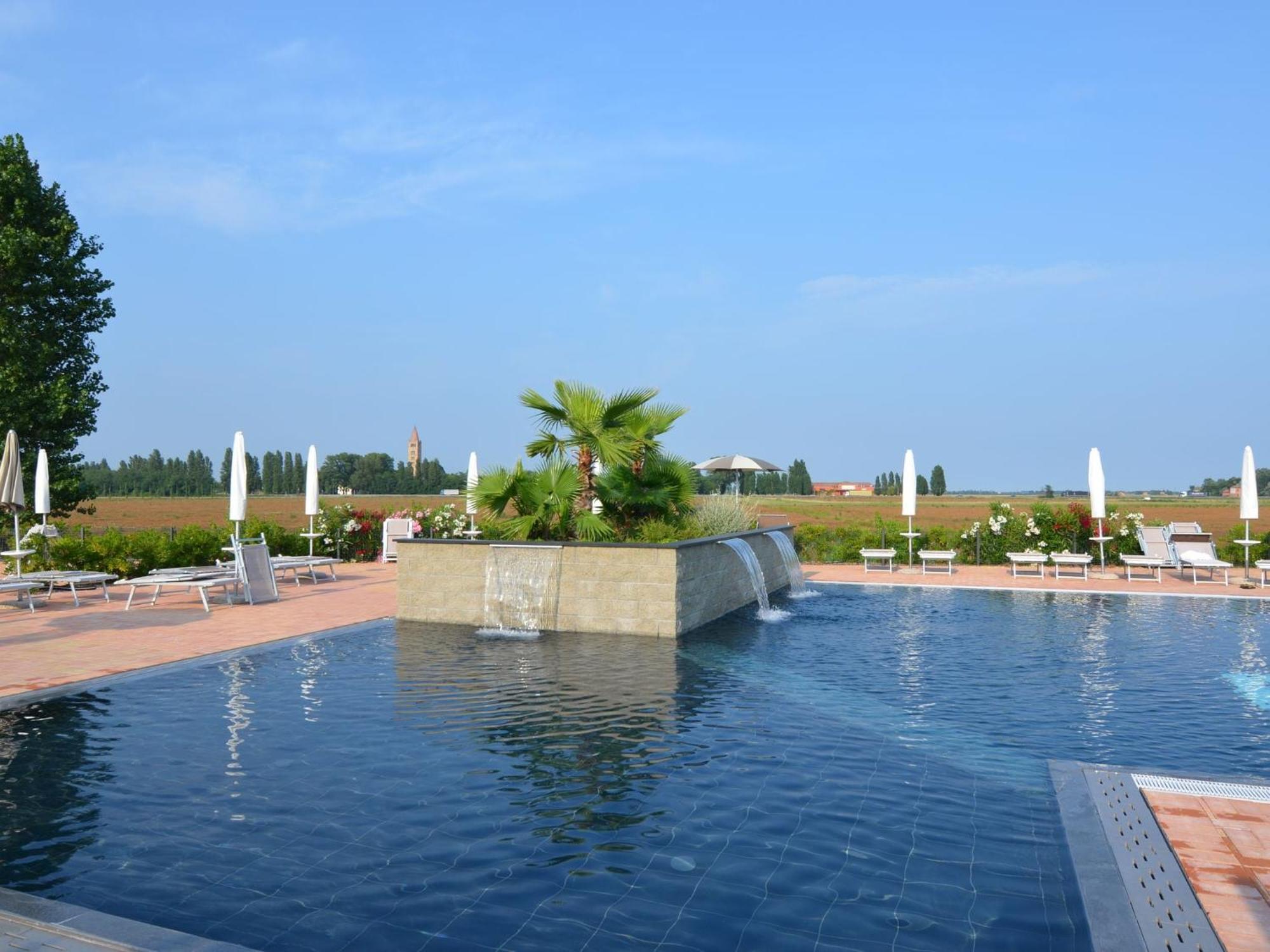 Characteristic Apartment In Codigoro With Pool Εξωτερικό φωτογραφία