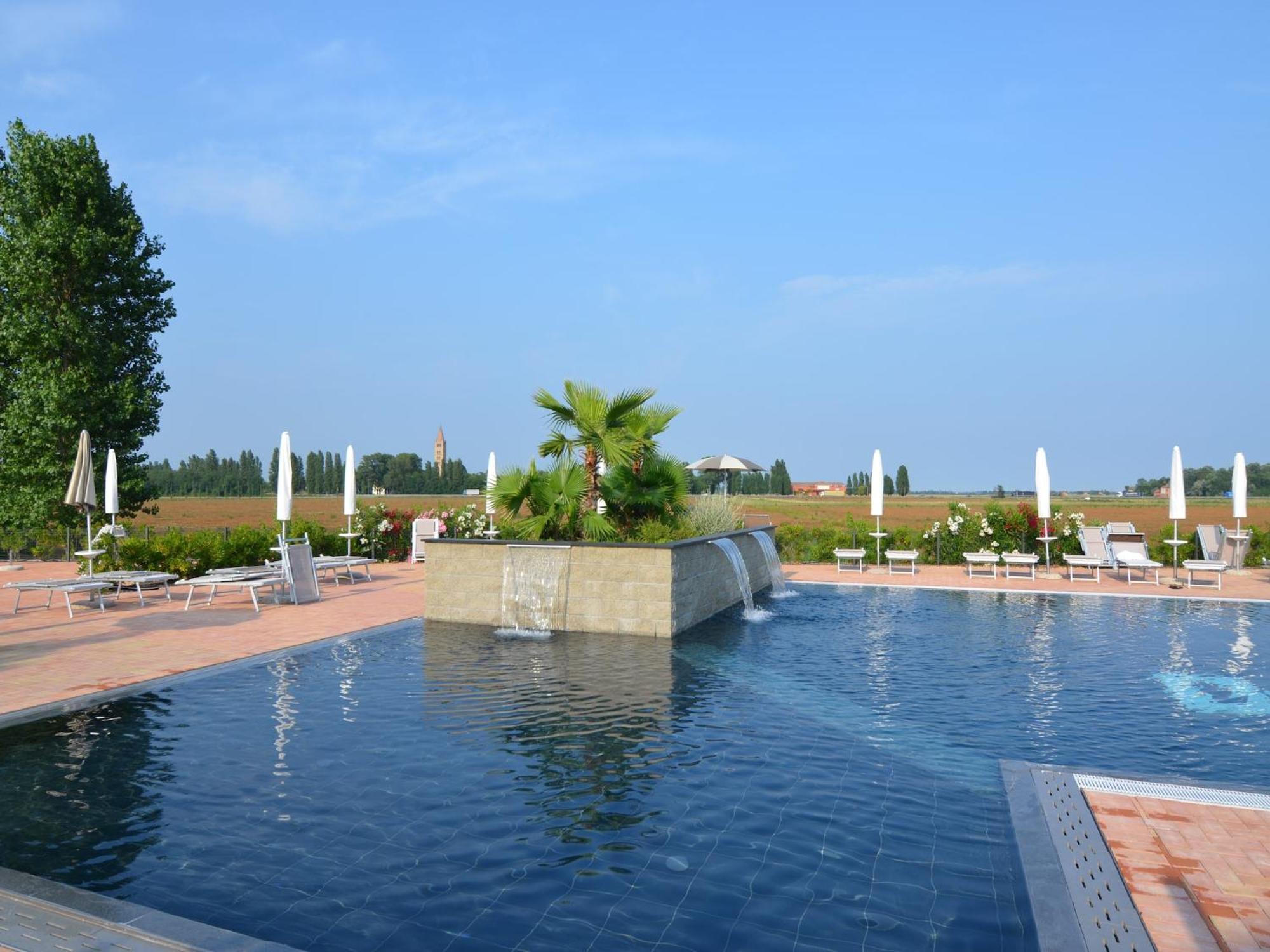 Characteristic Apartment In Codigoro With Pool Εξωτερικό φωτογραφία