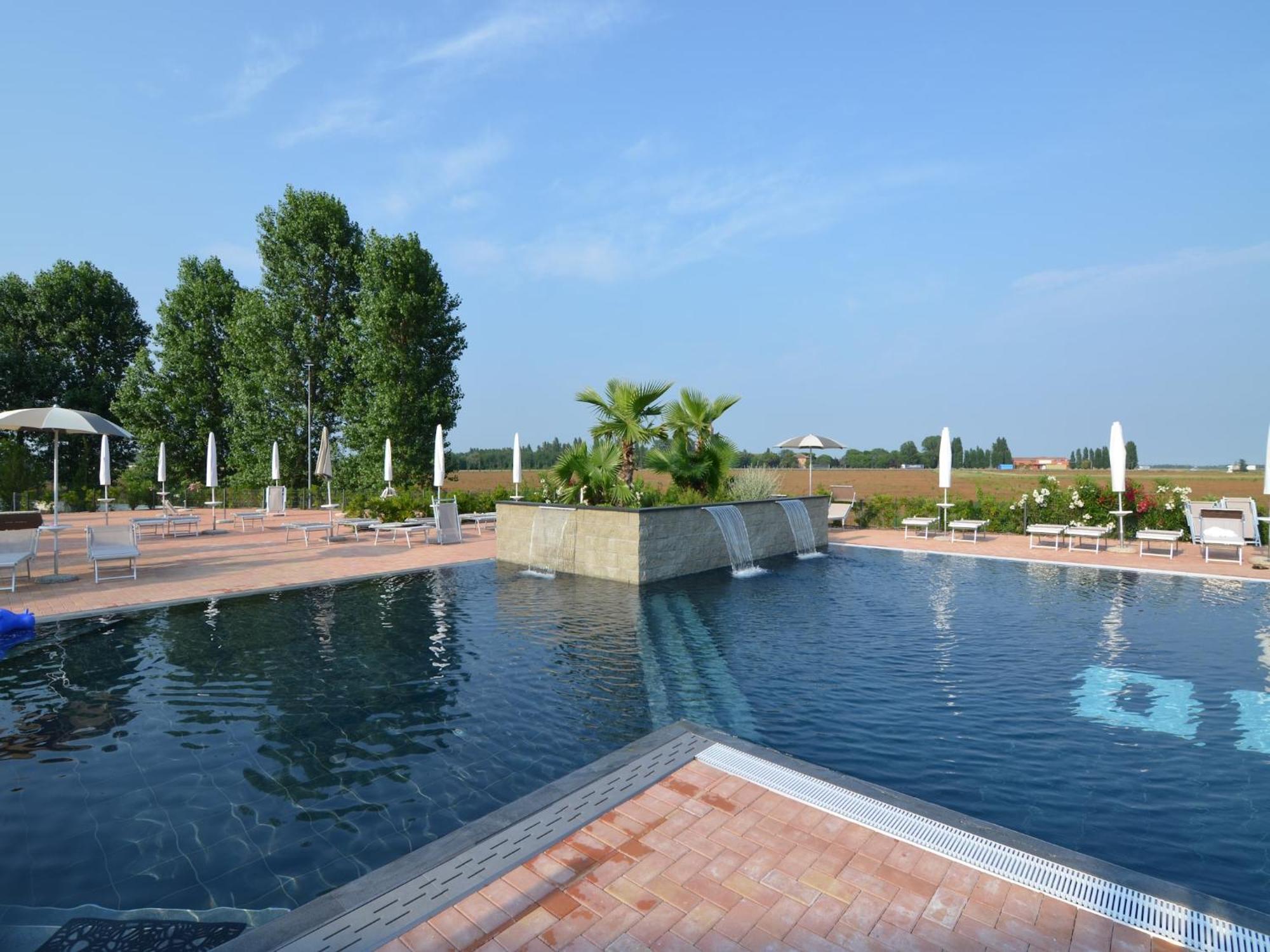 Characteristic Apartment In Codigoro With Pool Εξωτερικό φωτογραφία