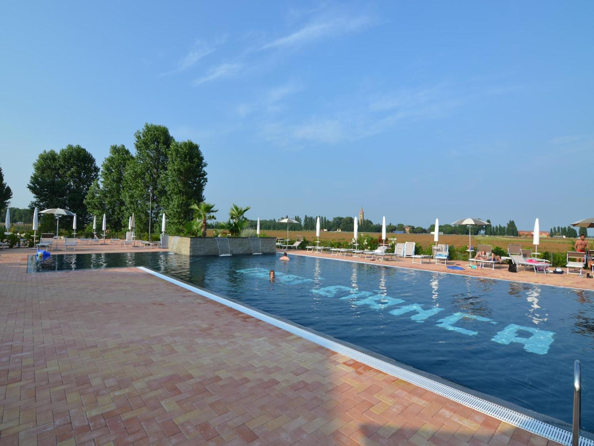 Characteristic Apartment In Codigoro With Pool Εξωτερικό φωτογραφία